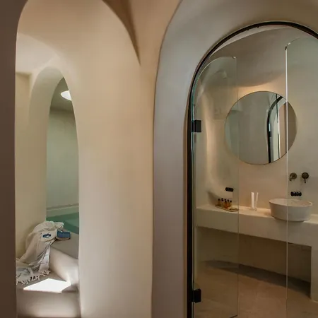Utopia Santorini *