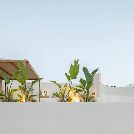 Utopia Santorini Hotel *