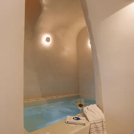 Utopia Santorini *