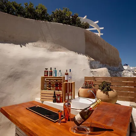 Utopia Santorini
