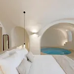 Utopia Santorini * Karterados (Santorini)