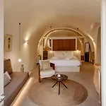 Utopia Santorini Villa Karterádos