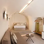 Utopia Santorini * Karterados (Santorini)