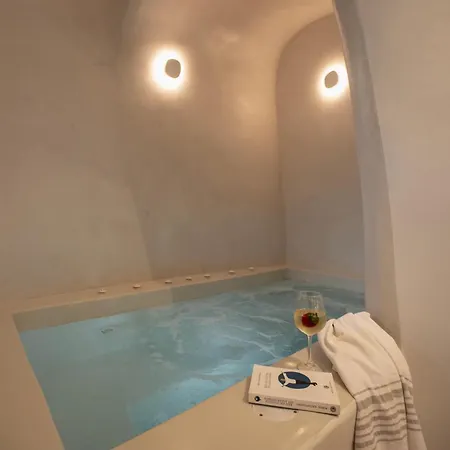 Utopia Santorini