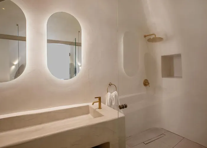 Utopia Santorini * Karterados (Santorini)