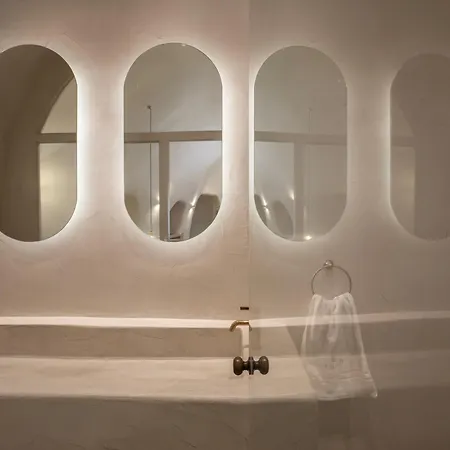 Utopia Santorini