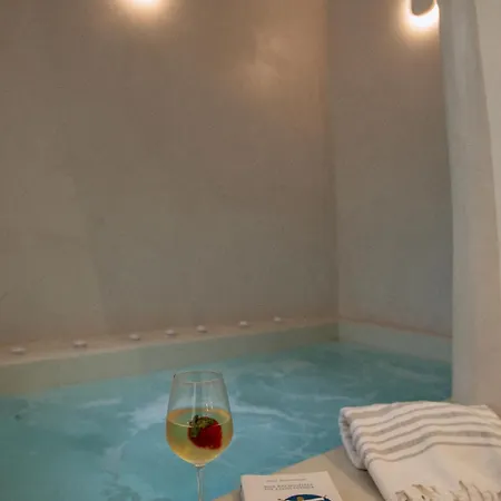 Utopia Santorini Vila