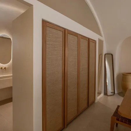 Vila Utopia Santorini *