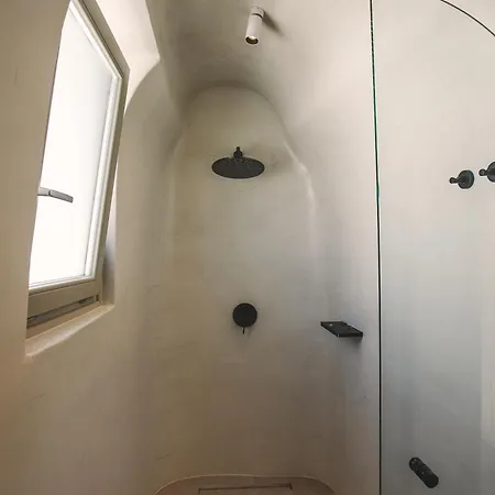 Vila Utopia Santorini *