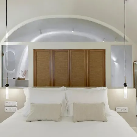 Utopia Santorini Картерадос